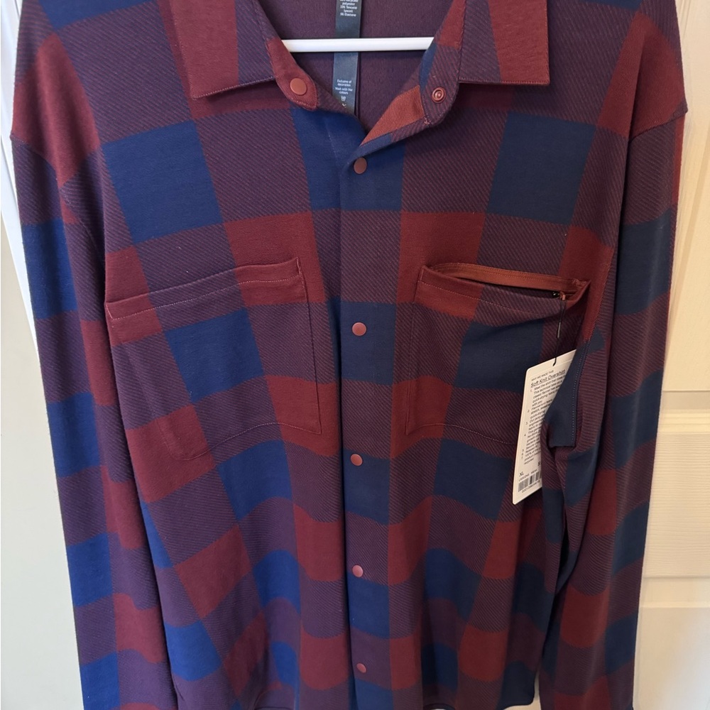 Lululemon Athletica Casual Blue and Red Button Down Shirt